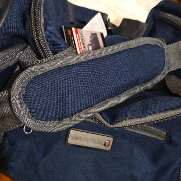 Swiss Tech Blue and Gray Men's Duffel Bag - Picture 9 of 11
